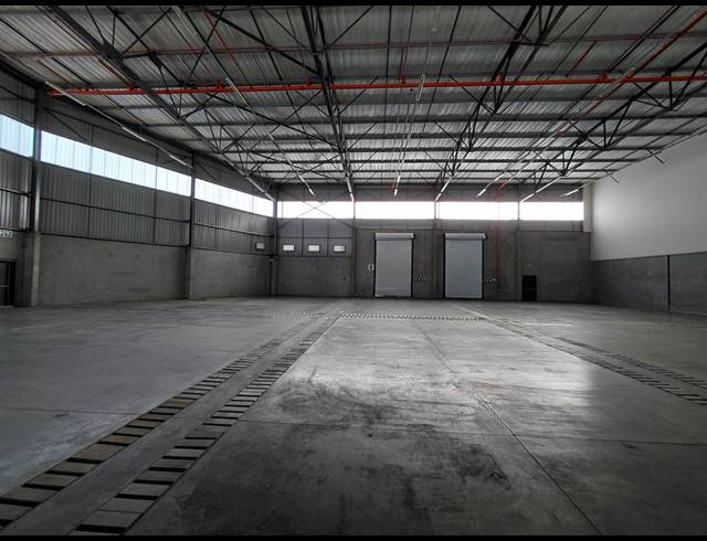 927M² WAREHOUSE TO LET IN POMONA